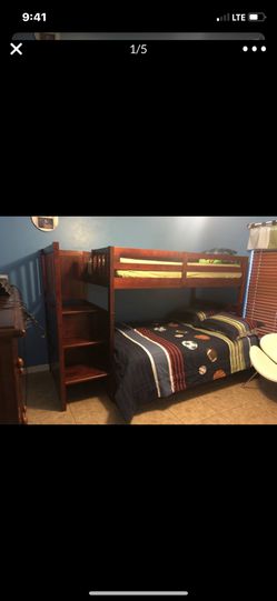 Bunk bed- comes as you see with mattresses, bed set, & fan