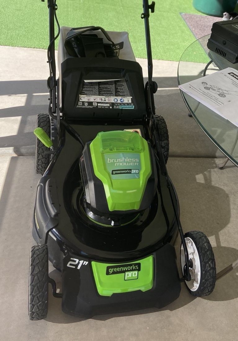 GreenWorks Cordless Mower And Leaf blower 