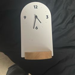 battery powered desk clock