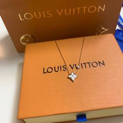 Exquisite 18K Rose Gold Diamond Mother of Pearl Necklace Women's Rose Gold