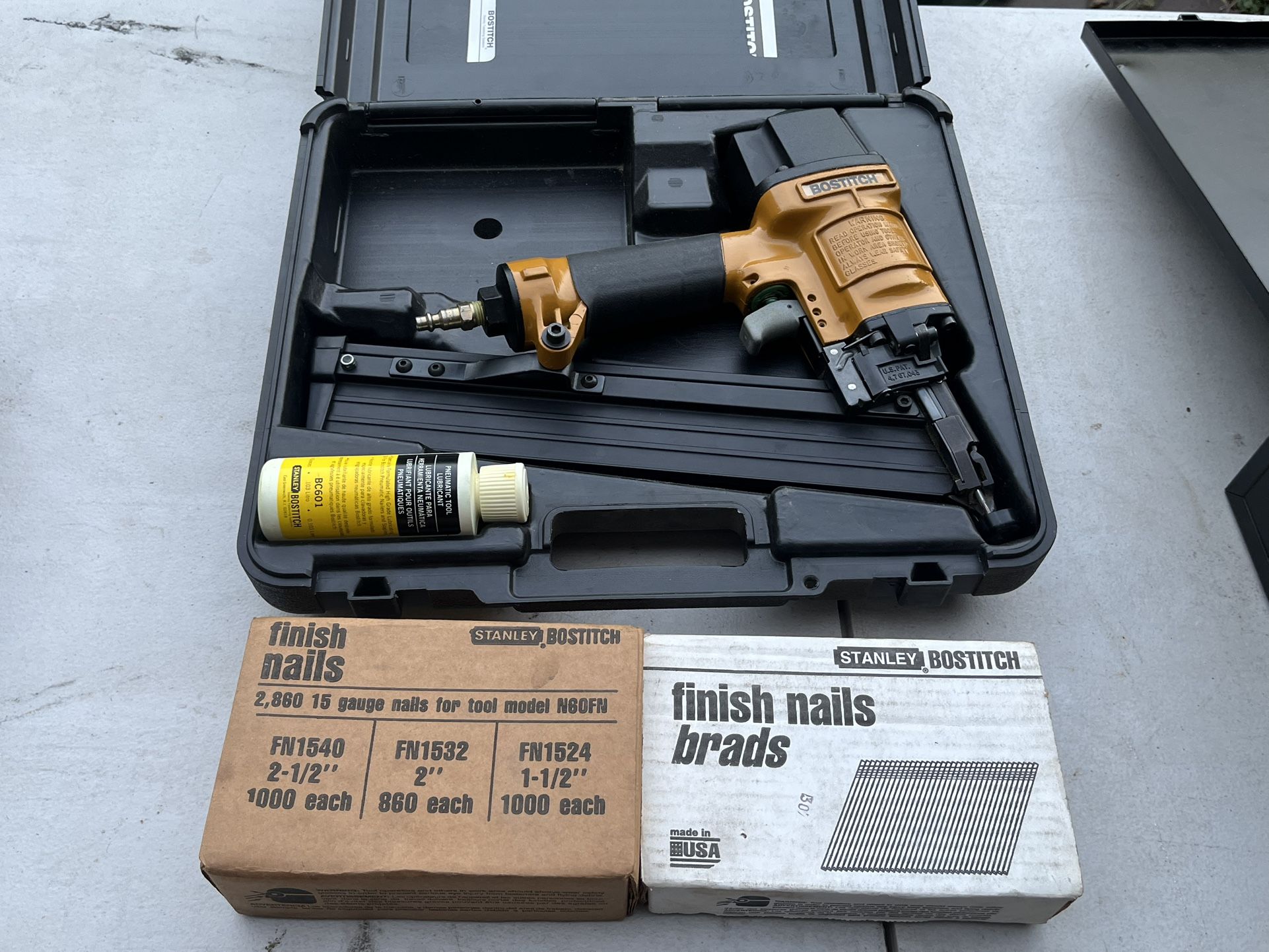 Bostitch Air Pneumatic Finish Nailer With Nails Like New
