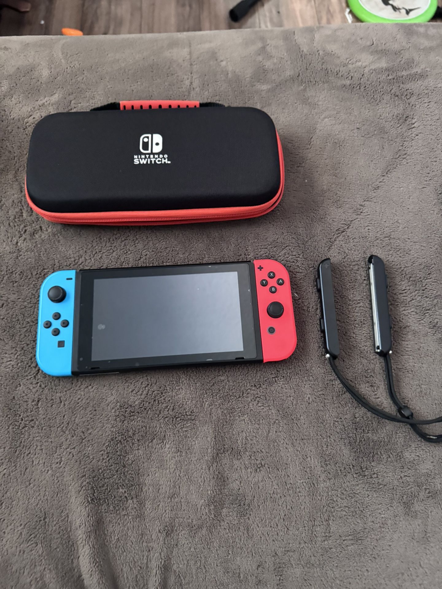 Nintendo switch (no charger + has some games)