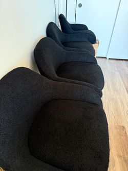 4 set bar chairs. Excellent condition. Black