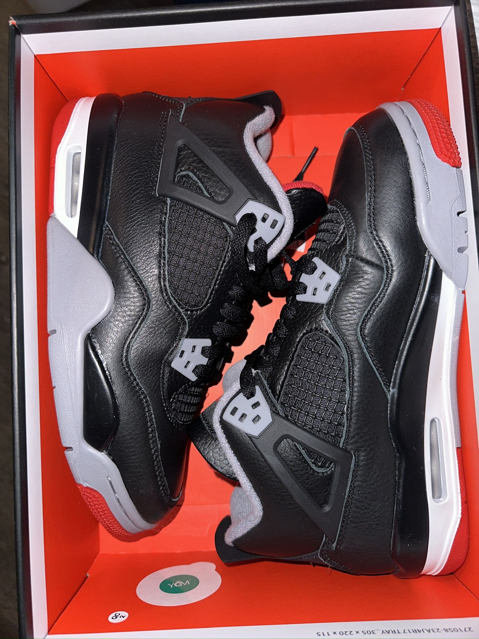 Jordan 4 Retro Bred Reimagined // Size 6.5Y/8W