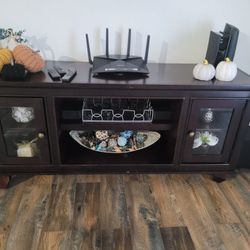 60in TV stand in great condition.  For Only $50