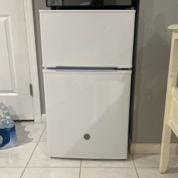 Mini Refrigerator 