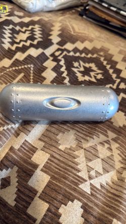 Oakley Metal glasses case
