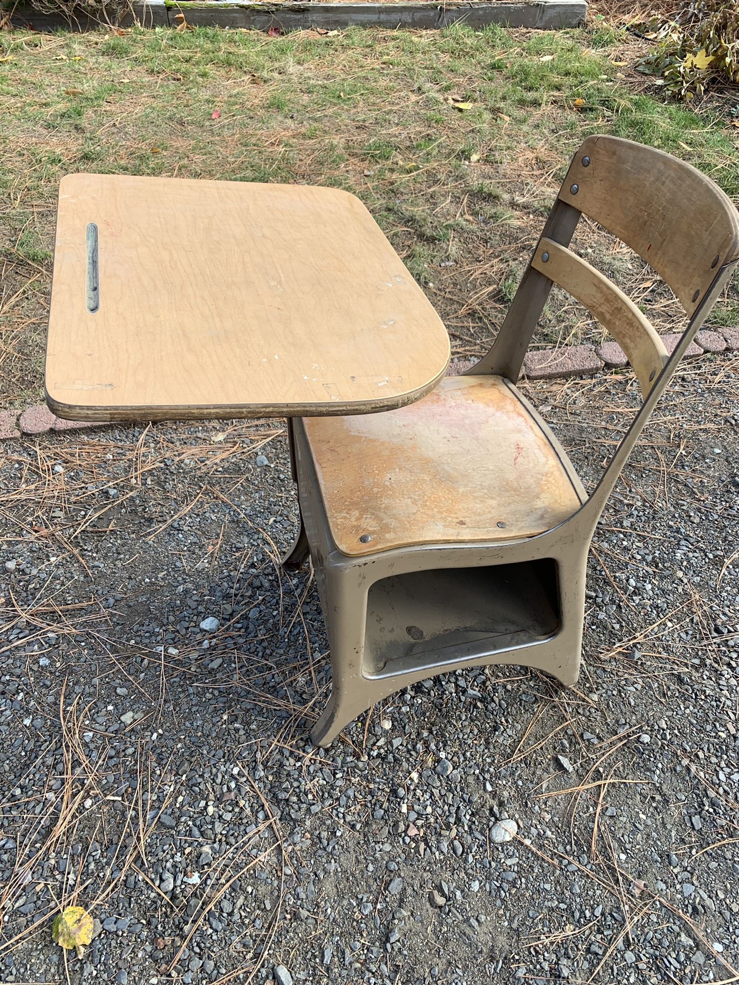 Vintage school desk $25