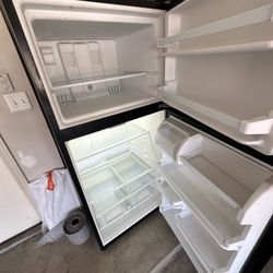Refrigerator Black 