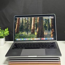 MacBook Pro 512GB 16GB Ram + Touch Bar 2018 - Perfect for Work / School 