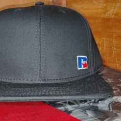 Snap Back Quality Authentic Baseball Cap Russel Athletic Simple Design Small Tasteful Logo Looks Sharp Black Hat