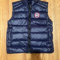 Navy Canada Goose down vest  #winteraccessories XL