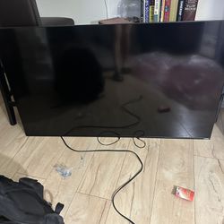 TV Vizio 55 Inch  with wall mount Included 