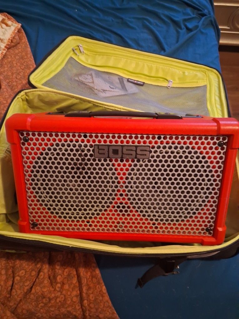 BOSS STREET CUBE 2 --MINI PORTABLE PA