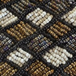 BRAND NEW Handcrafted Seed-Bead Diamond Pattern Coin Purse – Artisanal Beaded Mini Clutch in Black, White & Bronze