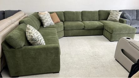 Olive Sectionals // Livingroom furniture// sofas // no credit needed