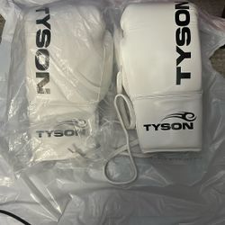 Tyson Pro Competition Gloves