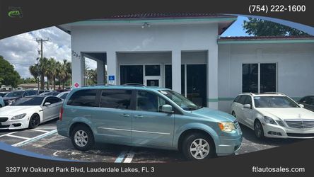 2010 Chrysler Town & Country