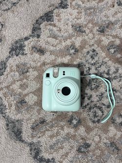 Fujifilm Instax Mini 12 Instant Camera in Mint Green