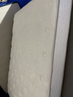 Full XL pillow top Mattress. Must go today.