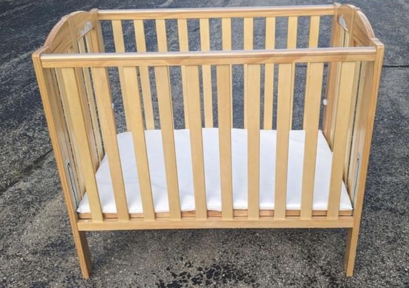 Mini Crib/ Porta Crib