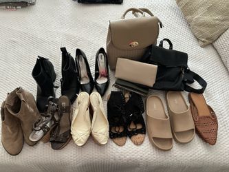 Women’s Size 8 Shoe And purse lot