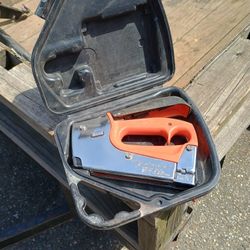 Stapler With Carrying Case