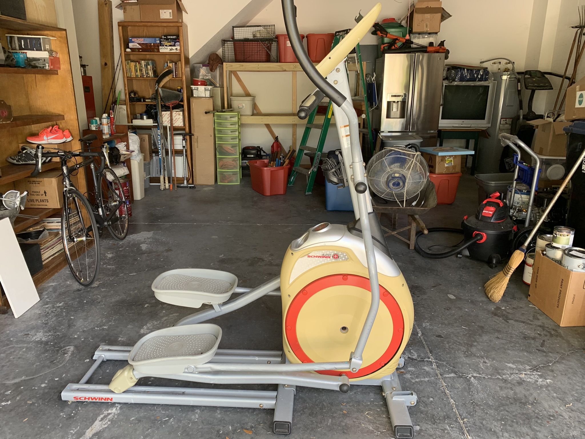 Schwinn 420 Elliptical