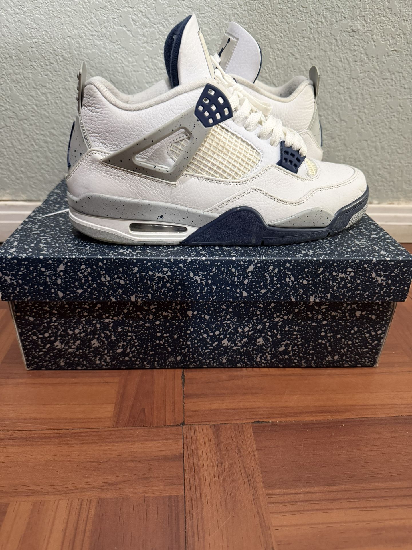 Jordan 4 Midnight Navy 