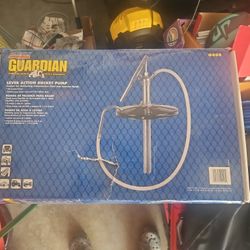 Lincoln Guardian Bucket Pump