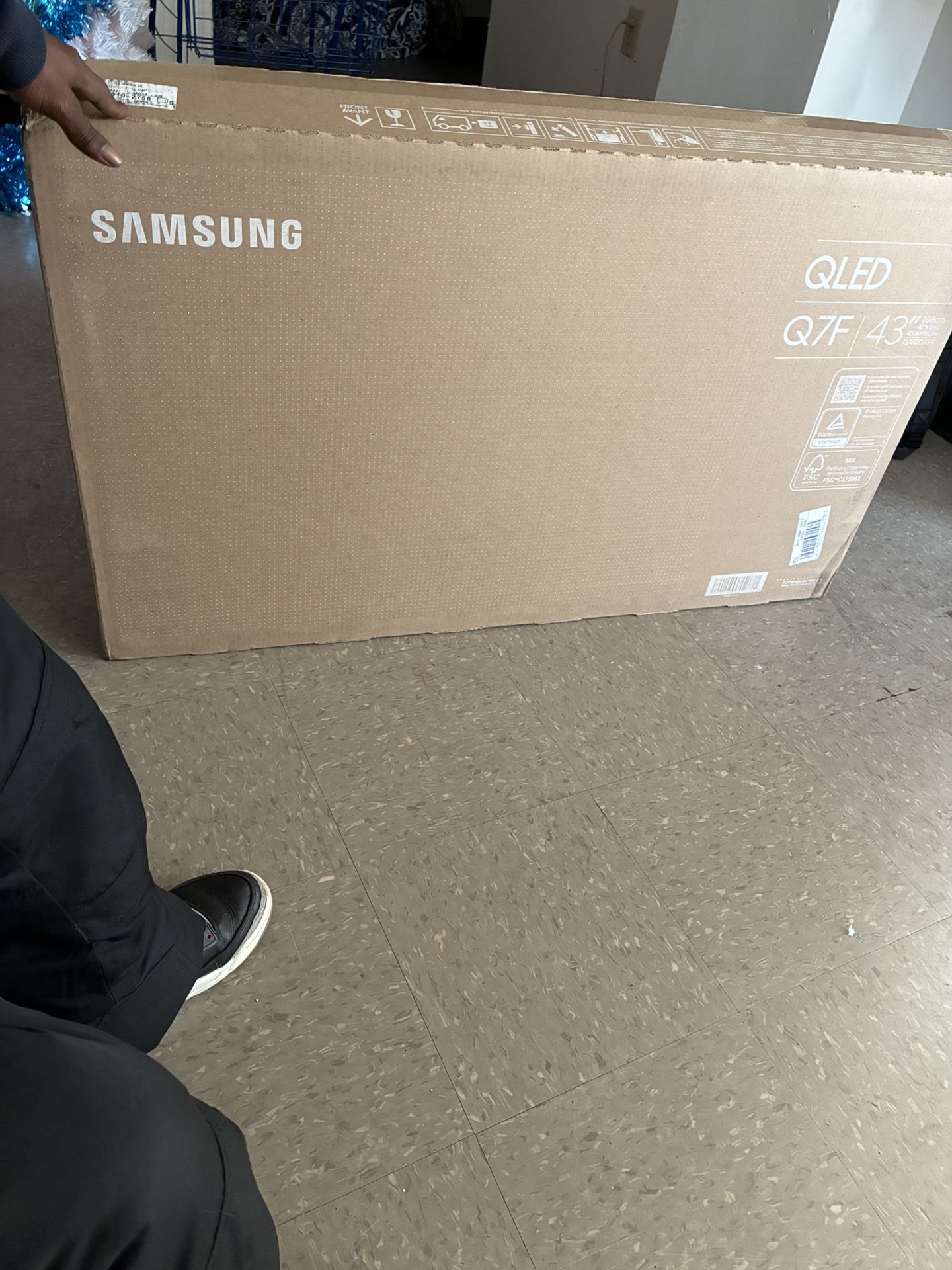 Samsung 43” TV