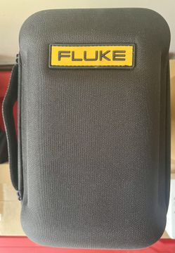 Fluke 724 Temperature Calibrator