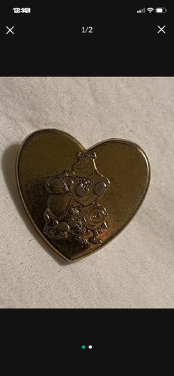 Monsters Inc Disney Pixar Sully And Mike 2012 Gold-Toned Heart Shaped Metal Hat Jacket Pin