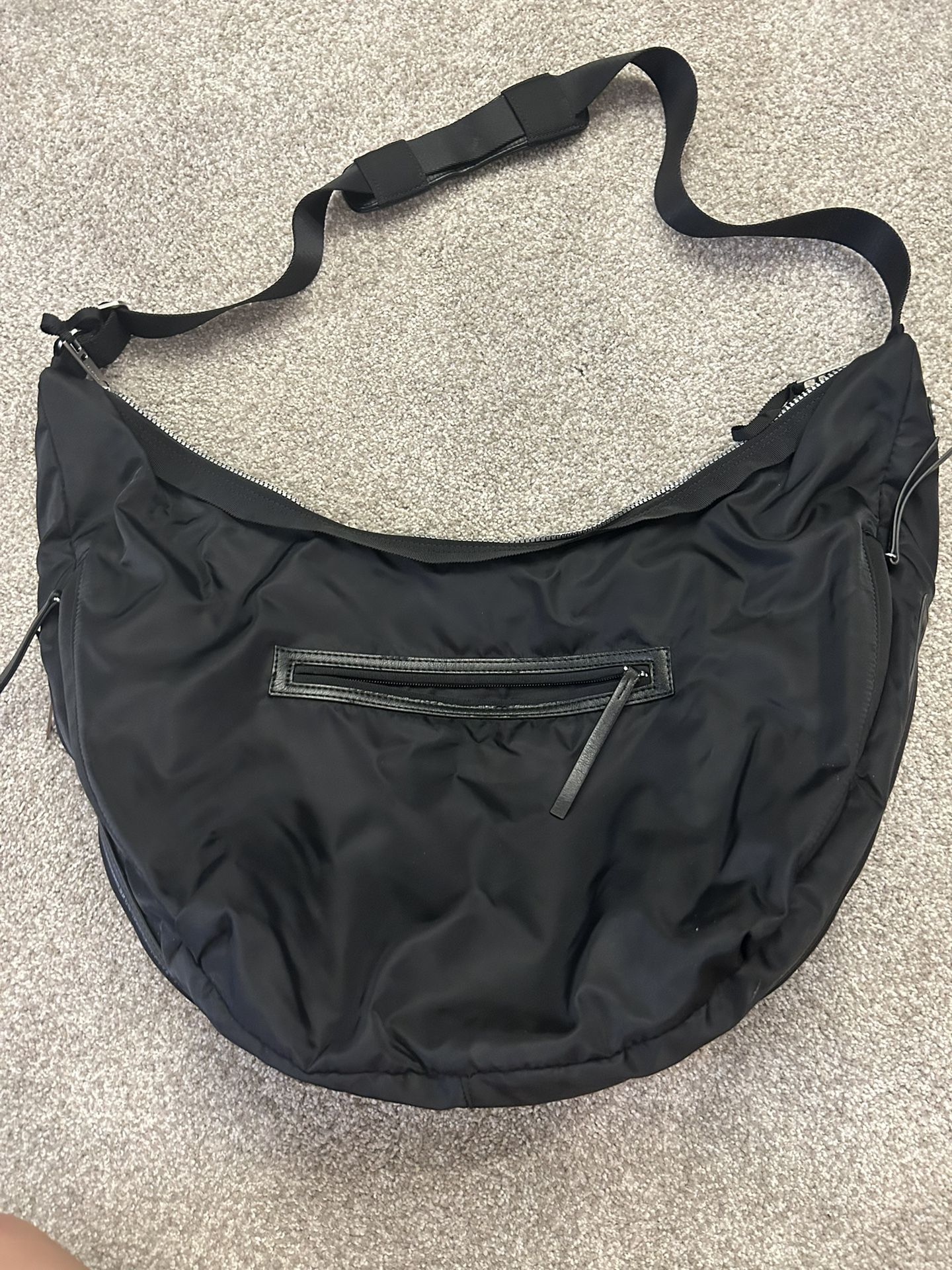 Lululemon Resolution Hobo Crescent Bag - joarbit.com