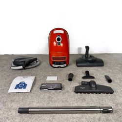 Miele S8 Cat & Dog Vacuum Cleaner w/ all attachments