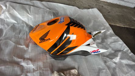 2007 Honda Repsol oem gas tank cover