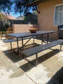 Black Outdoor Picnic Table * Free *
