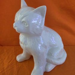 White Enesco White Sitting Kitty Cat Figurine, Taiwan