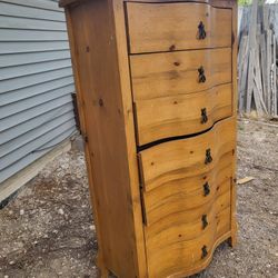 Tall Dresser With 7 Drawers