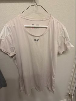 Under Armour Light Athletic Tee with Center Logo size XL