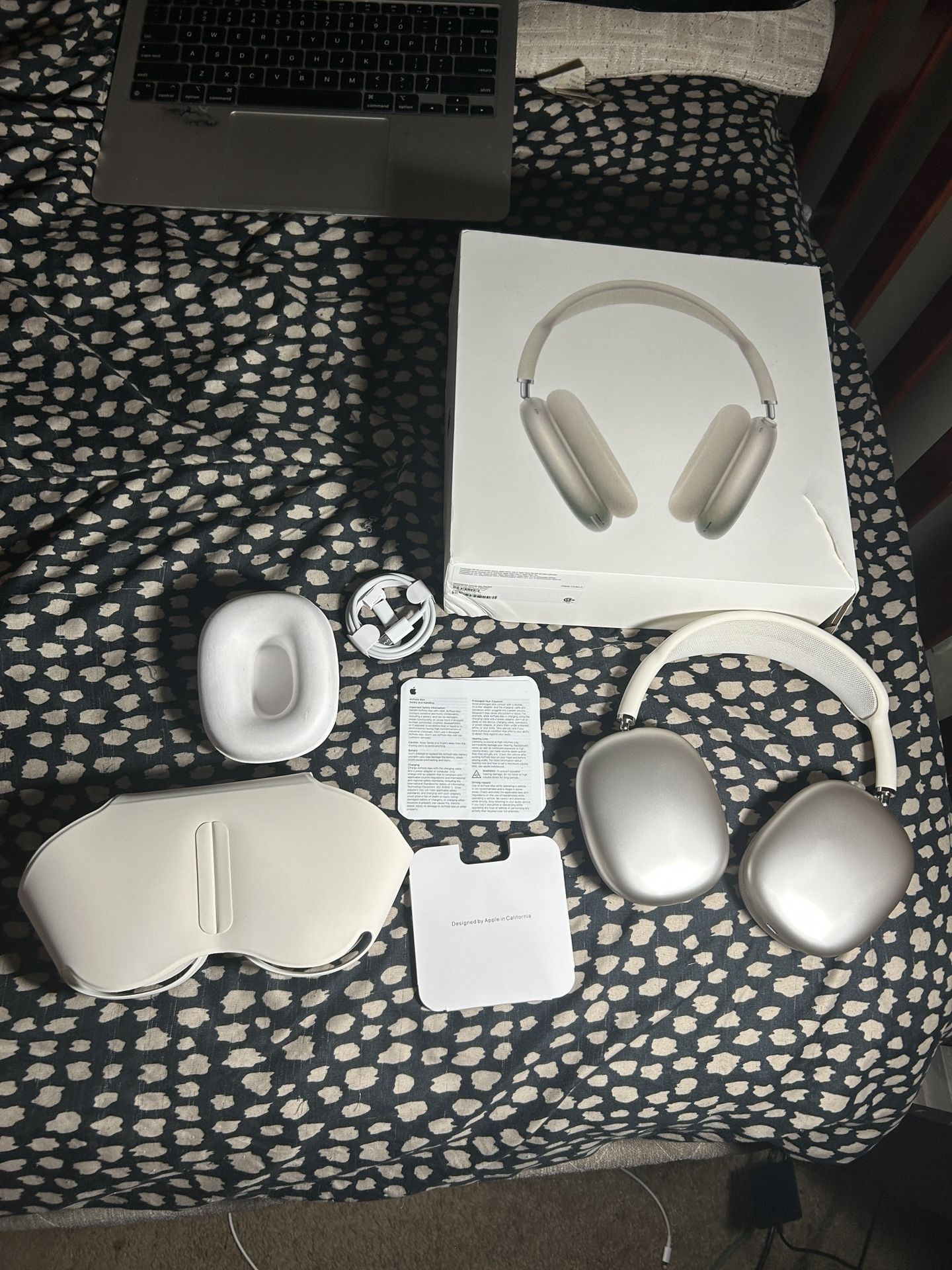 AirPods Max Starlight