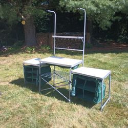 Camp Kitchen 