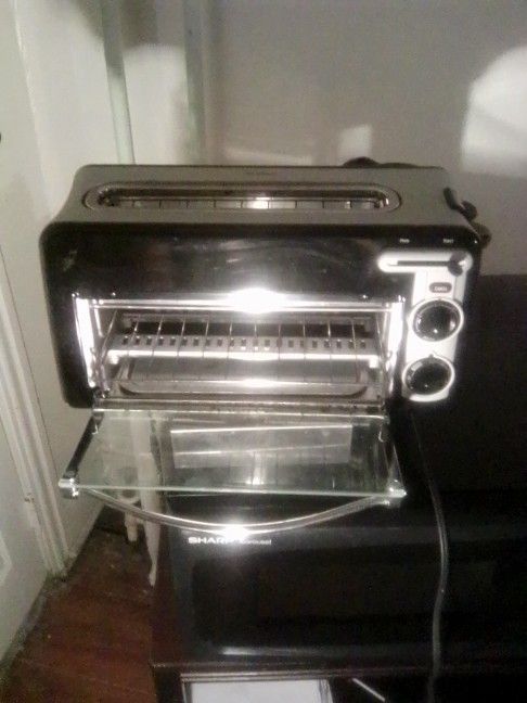 Toaster Oven / Toaster