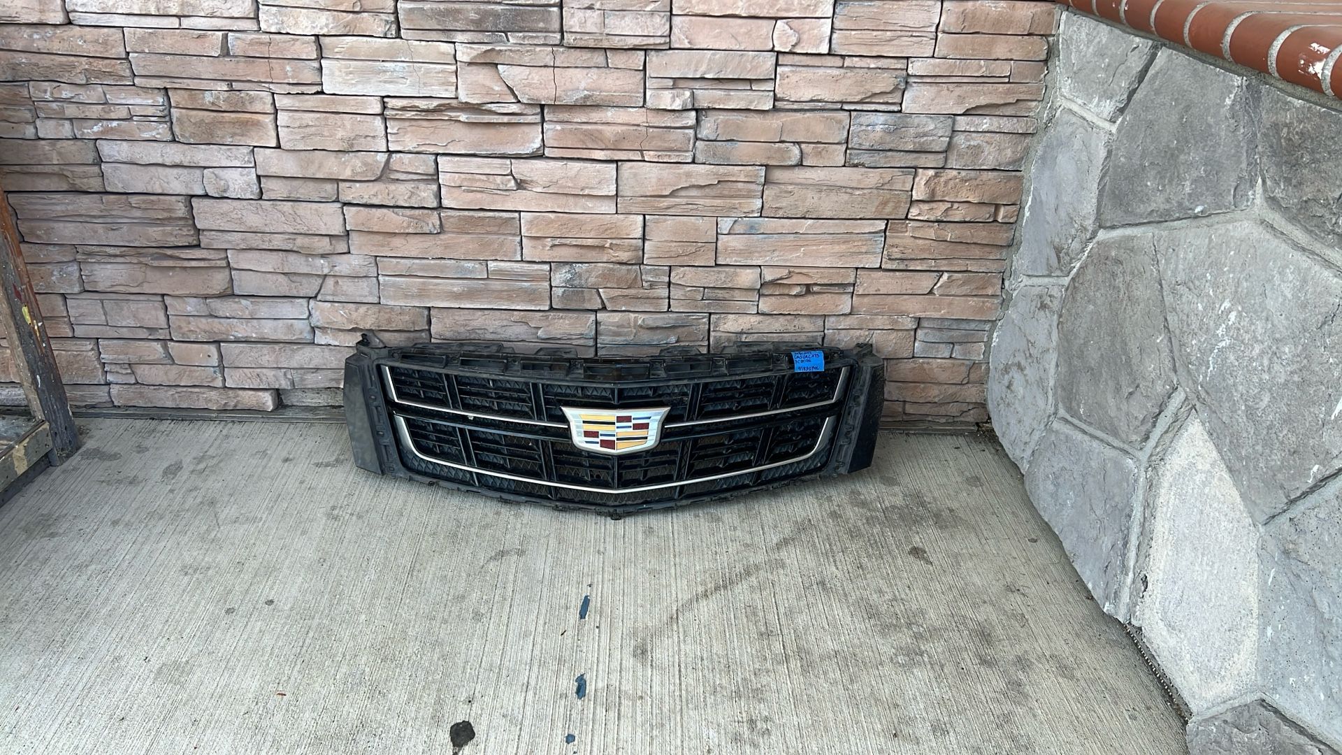 2016 To 2017 Cadillac XTS Front Upper Grille Assembly 