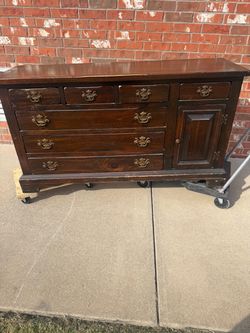 Dresser