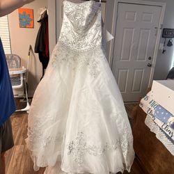 David’s Bridal Princess Style Wedding Dress