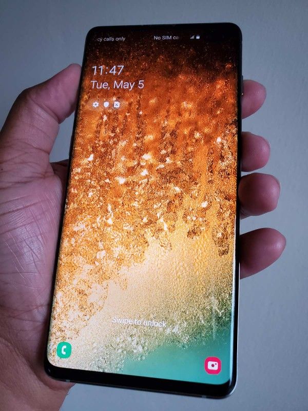 Samsung Galaxy S10+ Plus , Unlocked for all Company Carrier , Excellent Condition Like New