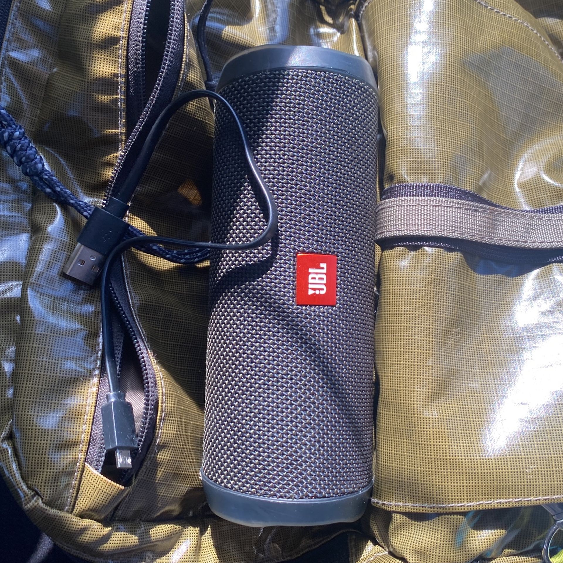 Jbl Flip 4 With Charger
