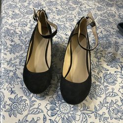 Fantastic Arizona women’s black shoe size 6 used one time from Jcpenny like new 