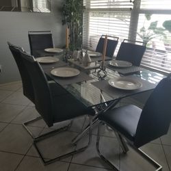 Comedor/ 6 Sillas. Table/ 6 Chairs